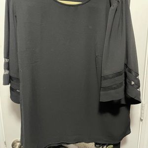 COPY - Women’s flowy sleeve top